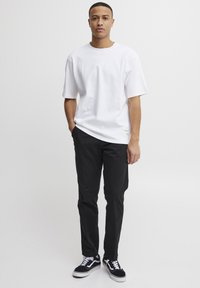 11 Project PRAndre - T-shirts - white