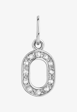 Colgante de plata en forma ovalada, que presenta una fila de cristales claros a lo largo del borde exterior y un pequeño lazo para su sujeción.