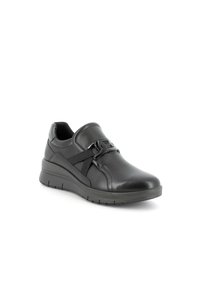 Scarpa in pelle nera con finitura liscia, fascia elastica e fibbia decorativa. Presenta una suola contornata e imbottita per il massimo comfort.
