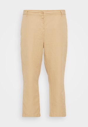 Pantalones de tela ligera en color beige con cierre de botón y cremallera, con corte recto y una textura sutil, sin patrones ni acentos.