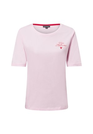 Light pink short-sleeve t-shirt made of soft fabric. Features a round neckline and "Vive L'Amour" embroidered in red with a heart symbol.
