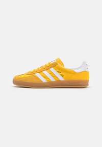 GAZELLE INDOOR UNISEX - Zapatillas - crew yellow/footwear white/almost yellow