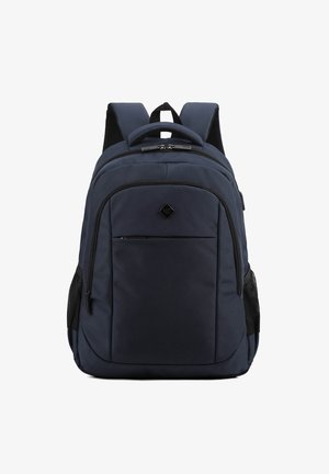 Sac à dos bleu marine en tissu texturé, doté de bretelles rembourrées, d'une poche zippée à l'avant et de poches latérales en mesh pour les bouteilles d'eau.