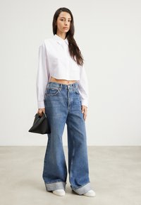 Calvin Klein Jeans LABEL CROPPED SHIRT - Blusa - bright white