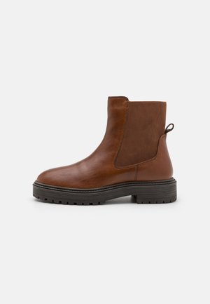 LEATHER - Platåstøvletter - cognac