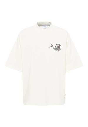 White oversized t-shirt made of soft fabric, featuring a colorful fish graphic on the front and a round neckline. Short sleeves.