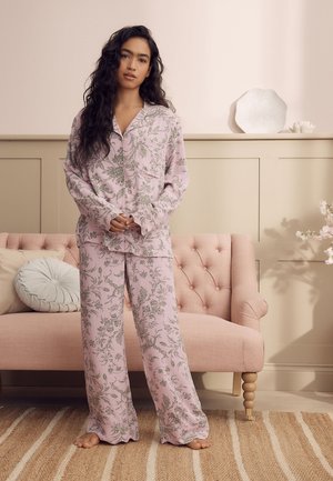 Laura Ashley, REGULAR FIT - LLOYD PRINT BUTTON THROUGH LONG SLEEVE PYJAMAS SET. - Pyjama set - pink green