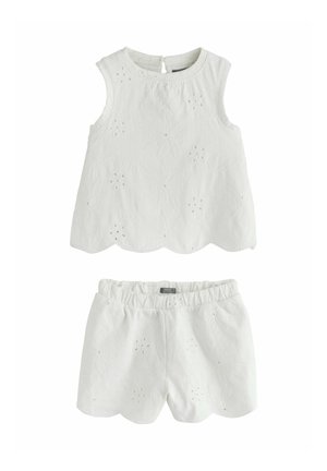 Next REGULAR FIT - BRODERIE VEST AND SHORTS SET . - Shorts - ecru