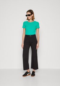 GAP Lihtne T-särk - simply green