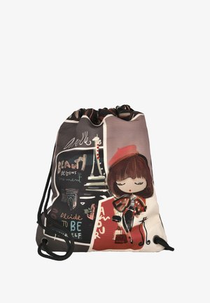 Mochila de cordón con un diseño temático de París que presenta a una chica con un boina roja, un boceto de la Torre Eiffel y un texto inspirador sobre la belleza y el yo.