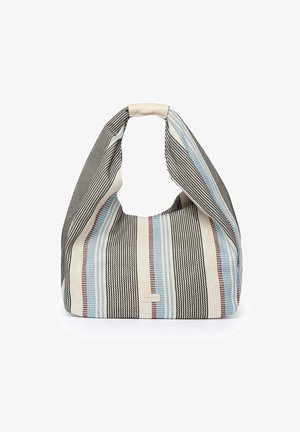 Borsa in tessuto con manico largo, motivo a righe nei colori nero, bianco, blu e rosso, texture morbida e un piccolo logo sulla parte anteriore.