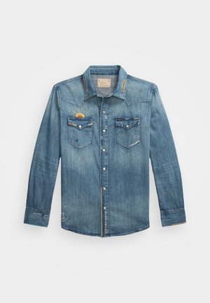 Blaue Jeanshemd mit Knopfverschluss vorne, zwei Brusttaschen, Sonnenuntergang-Stickerei und dekorativer Stickerei entlang des Kragens und der Manschetten.