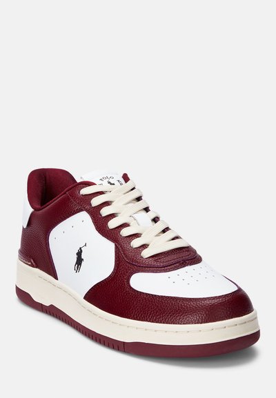 Polo Ralph Lauren MASTERS COURT LEATHER SNEAKER UNISEX - Sporta apavi - damson red/white