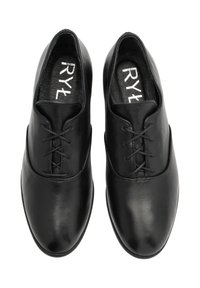 Chaussures habillées en cuir noir avec une finition lisse, un bout arrondi et un design classique à lacets. L'intérieur dispose d'un rembourrage doux.