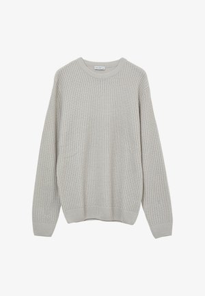 Maglione grigio chiaro a maglia con scollo rotondo, spalle cadute e polsini e orlo a coste. La trama è morbida con un motivo intrecciato.
