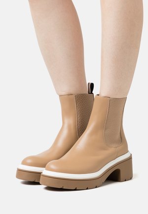 BOSS, Bottines à plateau - beige