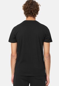 Lonsdale ALLANFEARN - Marškinėliai su spaudiniu - black white