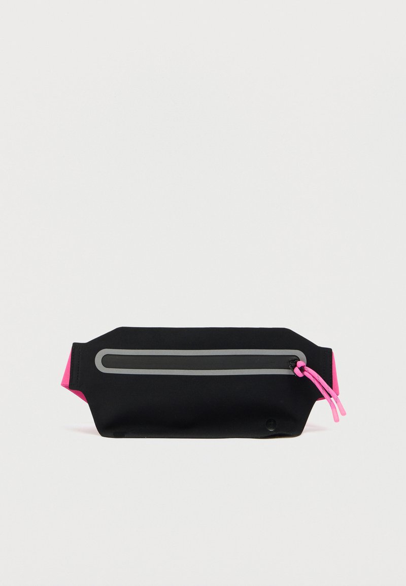Pochette étanche noire avec un accent rose, de forme ovale, et une fermeture éclair grise. Dotée d'un cordon de serrage pour la fermeture, texture lisse.