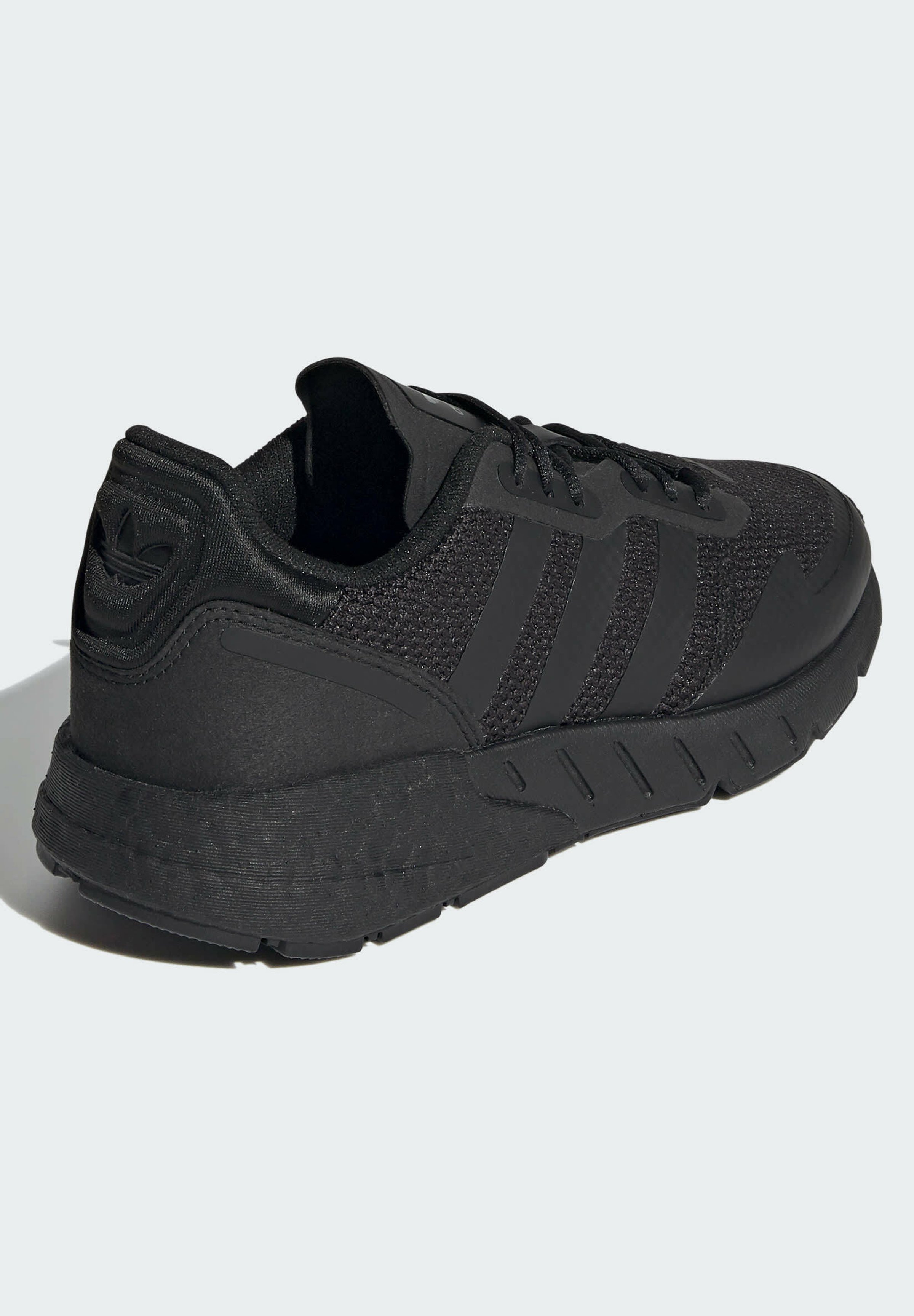 adidas low black