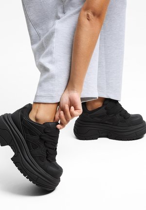 Bershka Tenisice - black