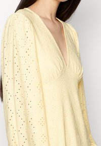 VILA Jerseyklänning - yellow