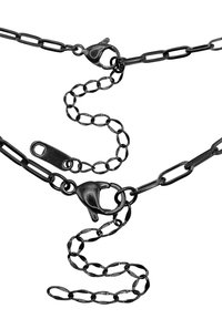 Catena di gioielli in metallo nero con anelli ovali intrecciati, dotata di più chiusure e un design testurizzato. Finitura liscia e lucente.