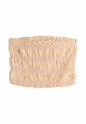 Hellrosa gerafftes Bandeau-Top mit elastischen Raffungen und subtilem gepunktetem Muster, flach auf weißem Hintergrund gelegt.