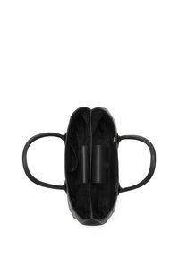 Sac fourre-tout en cuir noir avec deux compartiments, texture lisse, poignées courtes et accent doré à l'intérieur.