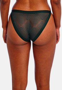 Parte inferior de bikini verde esmeralda con un patrón de malla geométrica, con una cinturilla lisa y cortes de pierna altos.