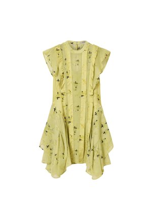 Gele jurk van lichte stof, met wijd uitlopende mouwen, ruches aan de voorkant en verspreide bloemige en abstracte patronen.
