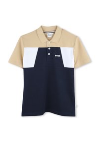 Polo en beige, blanc et marine, avec un col côtelé, trois boutons et un logo sur la poitrine. Fabriqué en tissu texturé.