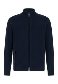 Chaqueta azul marino con cremallera y cuello alto, confeccionada con una tela suave. Presenta mangas ranglán, un bolsillo lateral y puños acanalados.