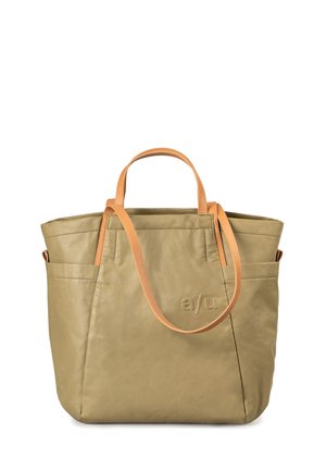 Grande borsa tote verde oliva con manici in pelle color cuoio e tasche laterali, con logo "a/u" in rilievo sul davanti.