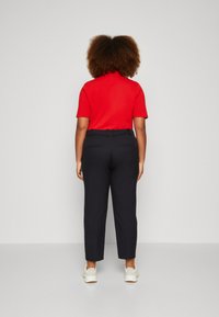 Tommy Hilfiger Curve CORE SLIM STRAIGHT - Housut - desert sky