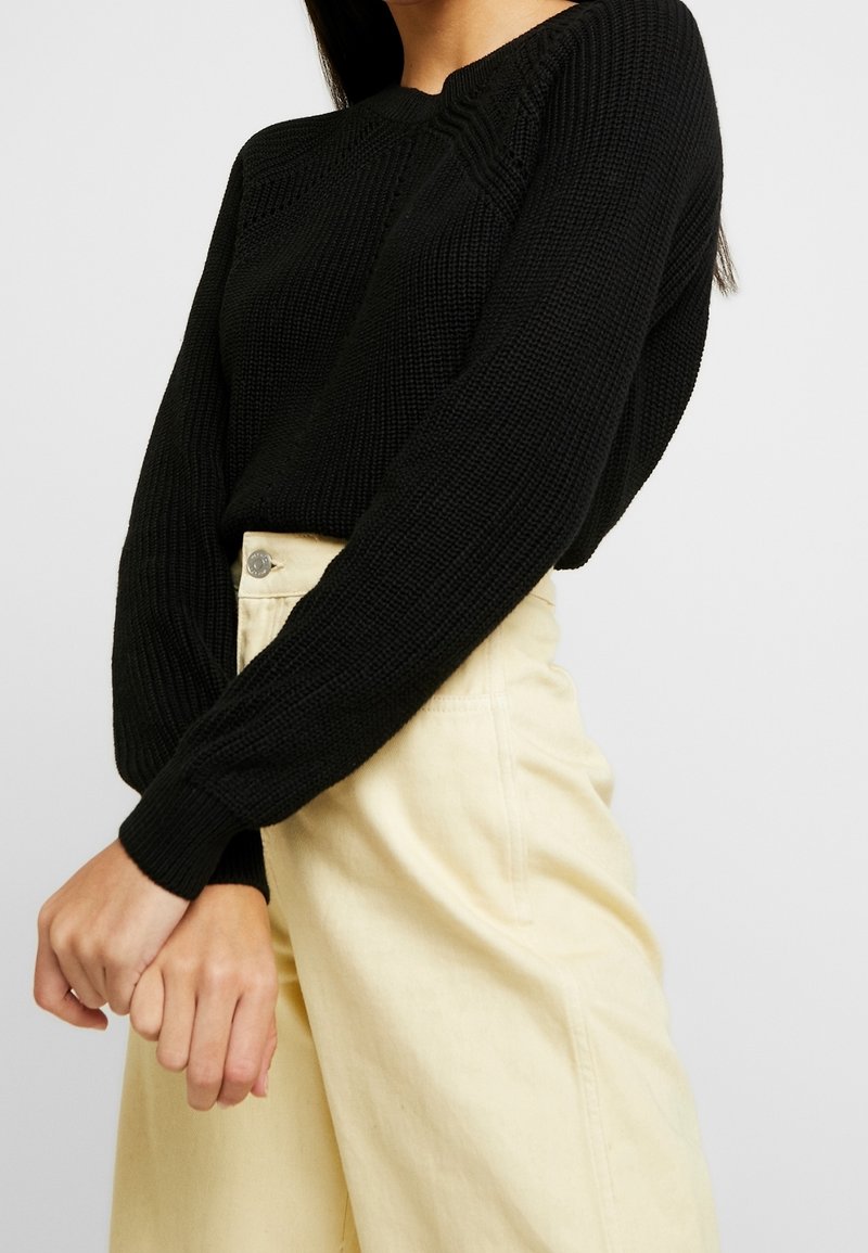 Noisy May Stickad tröja - black