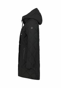 Zwarte gequiltte parka met capuchon, voorzien van een ritszak aan de zijkant en een rond logo op de linker schouder. Gladde stofstructuur.