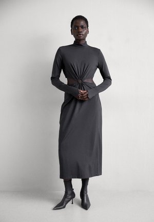 Fête Impériale MARGUERITE - Vabalt langev kleit - black