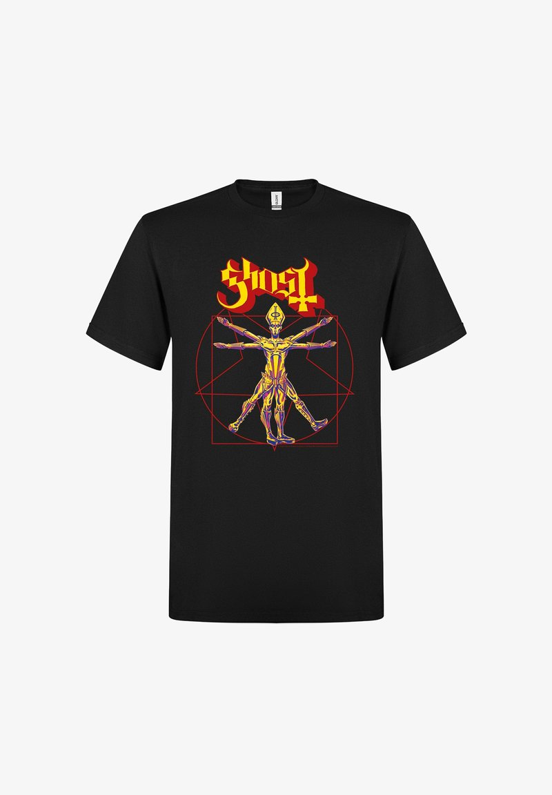 Schwarzes T-Shirt mit gelbem und rotem Grafikmotiv des Vitruvianischen Menschen, der eine päpstliche Mütze trägt, überlagert mit roten geometrischen Formen und dem Schriftzug "Ghost" darüber.