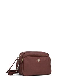 Borsa a tracolla bordeaux con finitura testurizzata, dettagli in metallo dorato, due scomparti con zip e tracolla regolabile.
