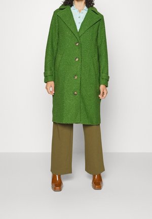 Mantel - green