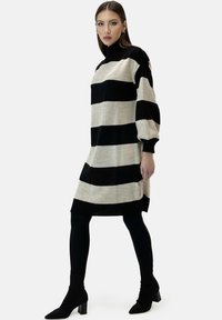Elara Abito in maglia - schwarz