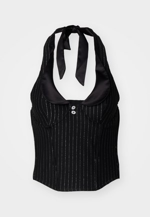 Crna halter top majica s satenskim izrezom, dizajnom s pinstripama, prednjim gumbima i uskim krojem. Ima vezice na stražnjem dijelu vrata.