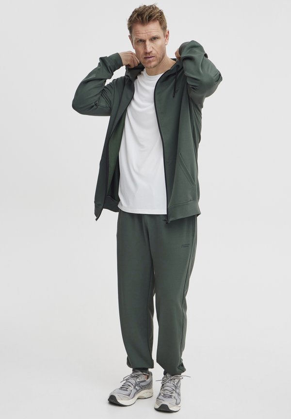 NBBRAIDY - Tracksuit bottoms - urban chic2