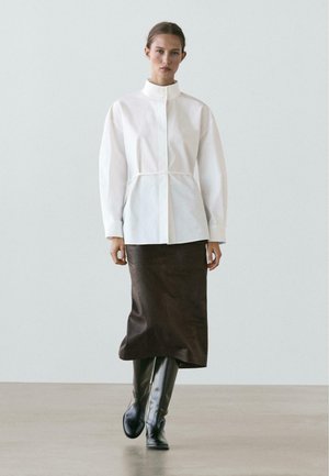 WITH STRAP DETAIL - Button-down blouse - white