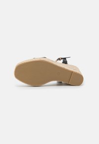 RAID Wide Fit KARLAA - Alpercatas - black
