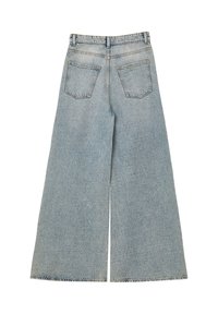 Jeans in denim a gamba larga di colore blu chiaro. Presentano tasche tradizionali, passanti per cintura e un orlo grezzo. Realizzati in tessuto di denim di cotone testurizzato.