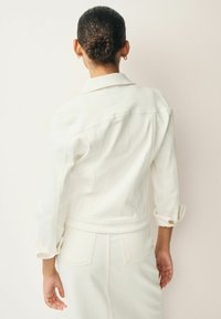 Next FULLER BUST-REGULAR FIT - Cowboyjakker - white