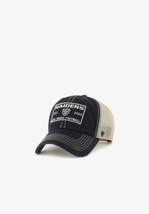 Schwarz-beige Baseballkappe aus Mesh mit dem Aufnäher "Raiders Est. 2020 Las Vegas Football" auf der Vorderseite und gebogenem Schirm mit weißen Nähten.