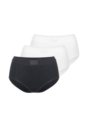 Trois culottes en coton pour femmes, une noire devant, deux blanches derrière, disposées en rangée décalée sur un fond uni.