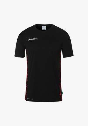 Zwart sportief T-shirt met korte mouwen. Voorzien van rode diagonale streepjes aan de zijkanten en een wit logo op de borst. Gemaakt van ademend materiaal.